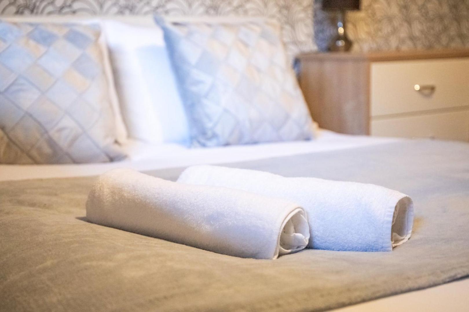 Leeds Vibrant 2 Bedroom Sleeps 4 المظهر الخارجي الصورة